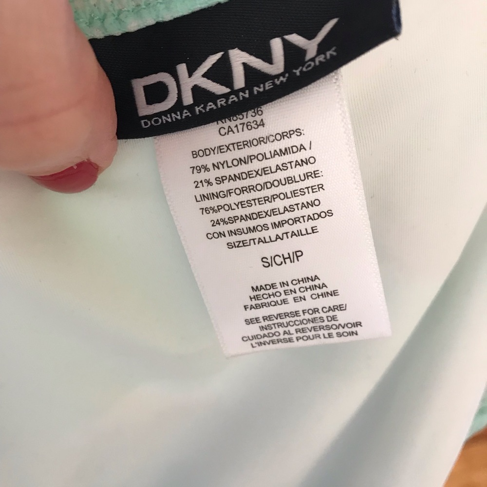 Rash guard - Picture 5 of 5